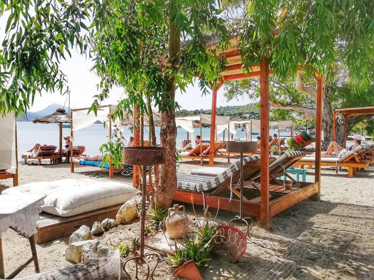 Summer Feel Suites Poros Town Ngoại thất bức ảnh