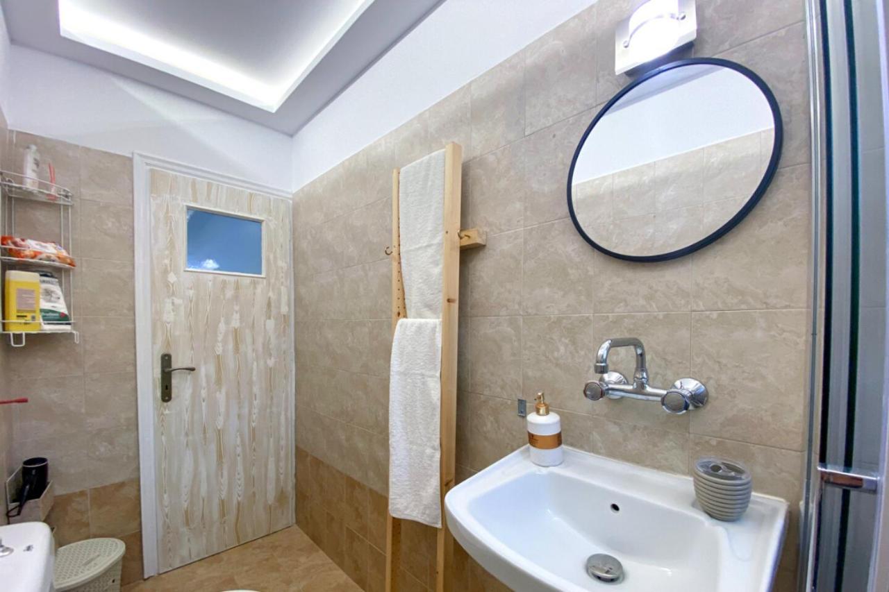 Summer Feel Suites Poros Town Ngoại thất bức ảnh