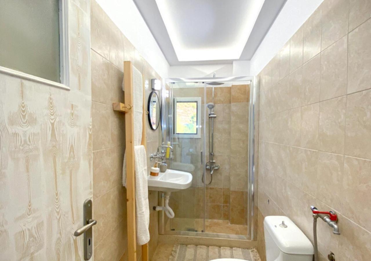Summer Feel Suites Poros Town Ngoại thất bức ảnh