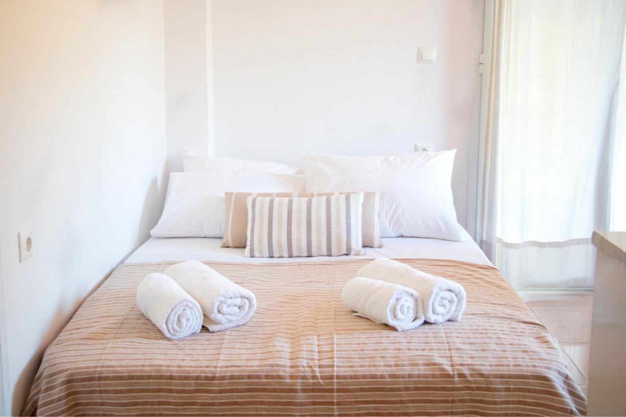 Summer Feel Suites Poros Town Ngoại thất bức ảnh