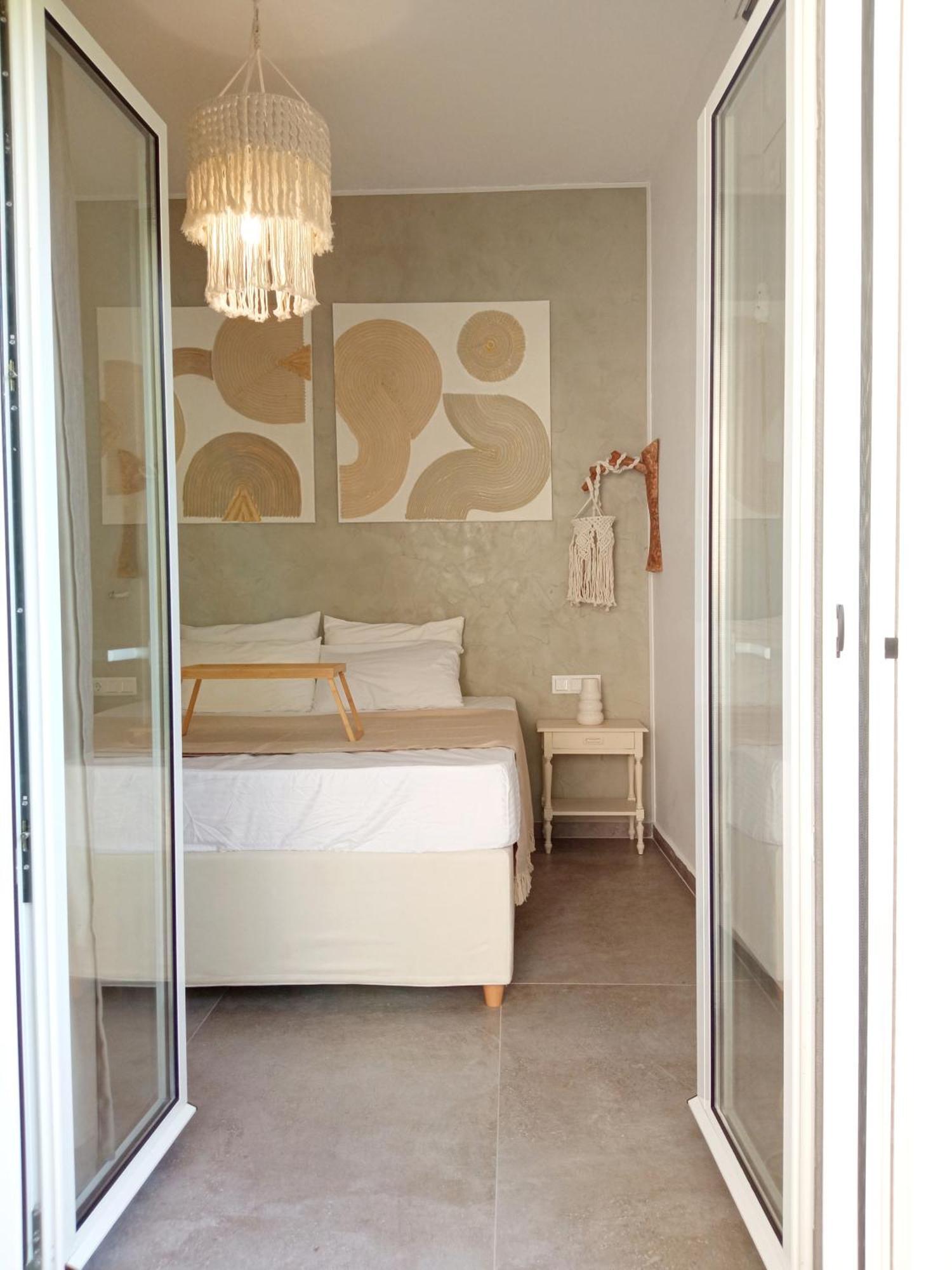 Summer Feel Suites Poros Town Ngoại thất bức ảnh
