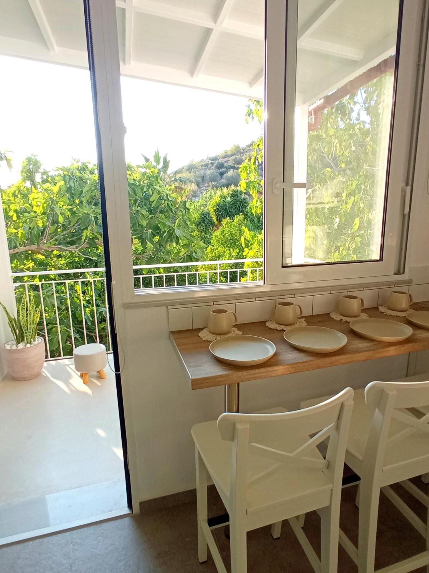 Summer Feel Suites Poros Town Ngoại thất bức ảnh